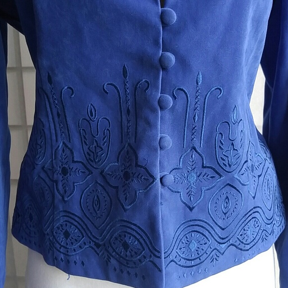 Blazer - Picture 2 of 7